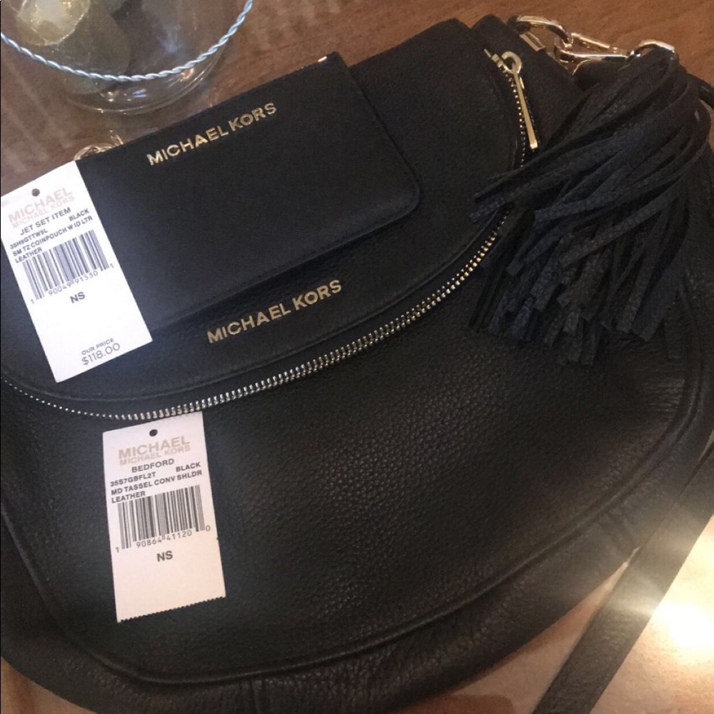 Michael Kors with tassel and cardholder. NWT💓